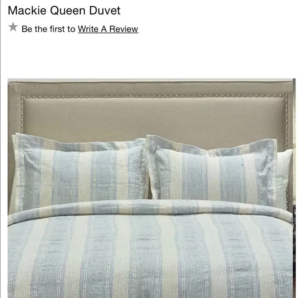 NWT 98” X 98” Queen Duvet